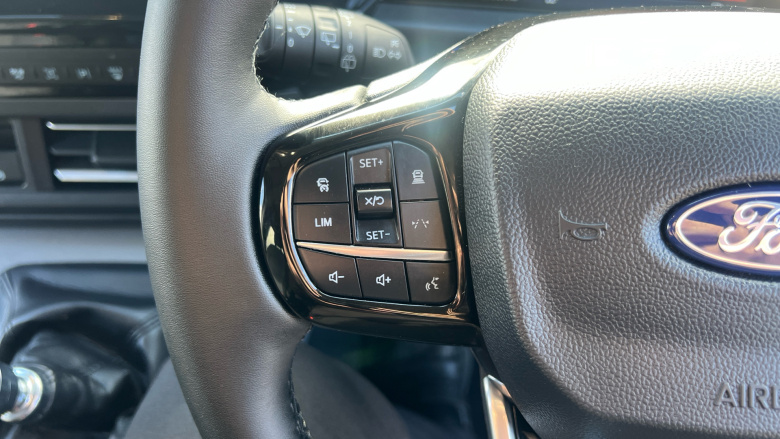 Ford Tourneo Custom 320 L2 Diesel Fwd 2.0 EcoBlue 136ps H1 Titanium 8 seater